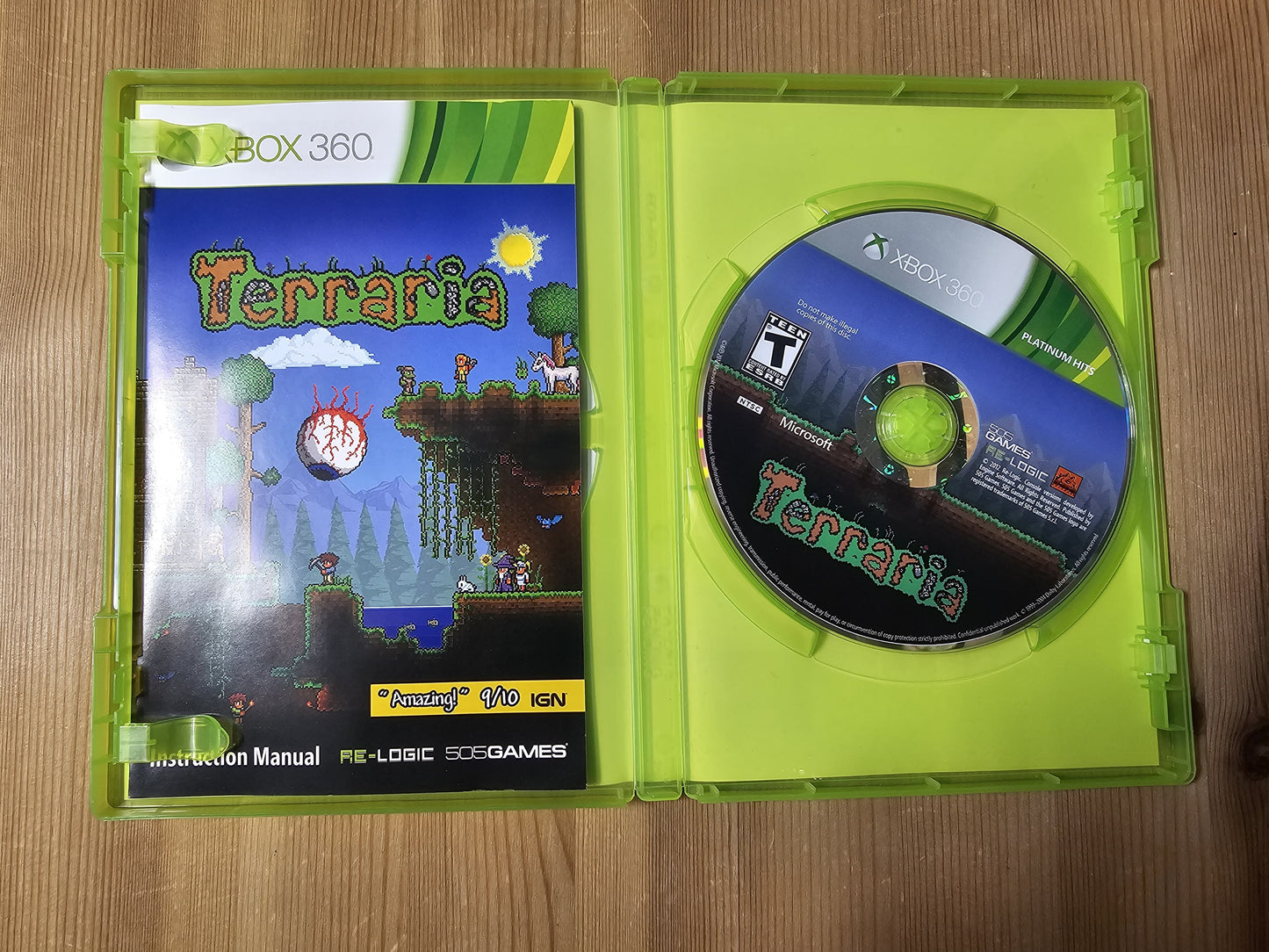 Terraria [Platinum Hits] | Microsoft Xbox 360 (2014)